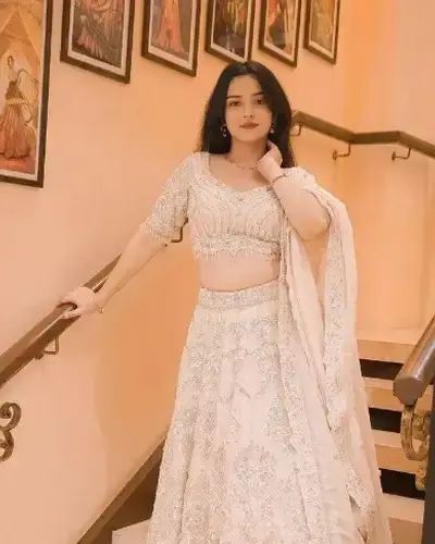 Escort Lachung